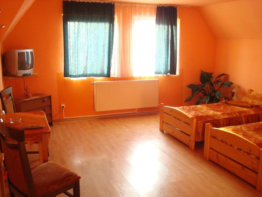 Pensiunea Noema Avrig Zimmer foto
